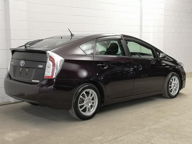 2015 Toyota Prius 1.8 S model with Low KM Nice...64319518660226111