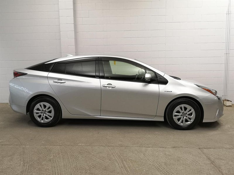 2018 Toyota Prius Hybrid, low ks, nice n tidy64319518682369112