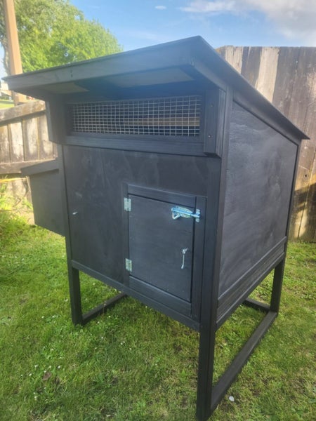 CHICKEN COOP Carousel 2