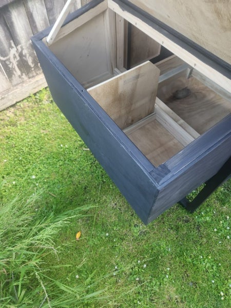 CHICKEN COOP Carousel 9