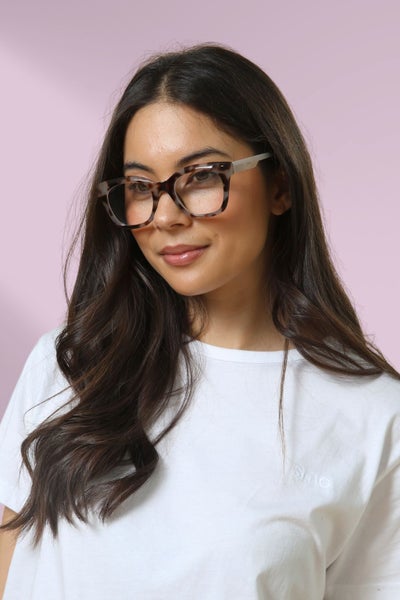 Stella and Gemma Cleo Readers Caramel Tort Carousel 5