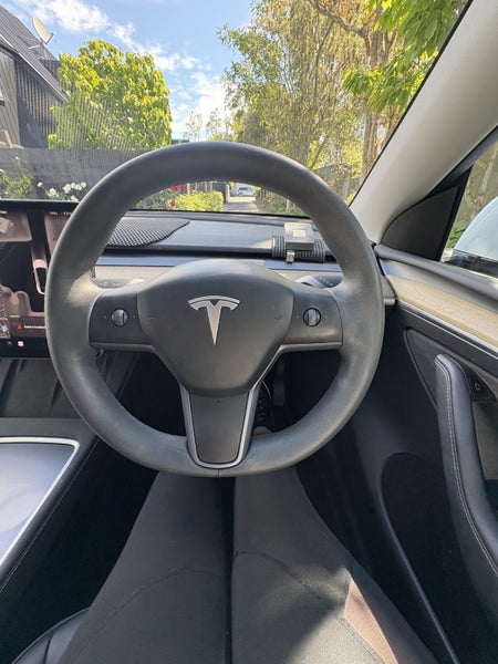 2023 Tesla Model Y Rear wheel drive64326021906307112