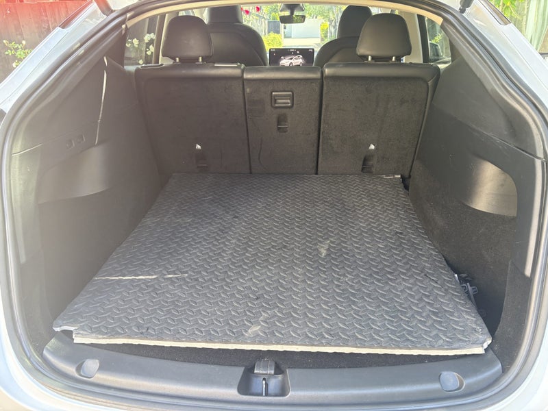 2023 Tesla Model Y Rear wheel drive64326021906307114