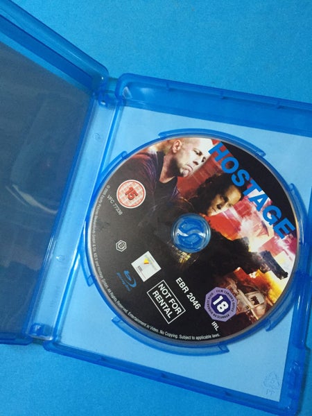 Hostage (Blu-Ray) Carousel 3