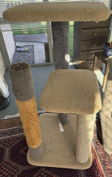 Cat Scratching Post / Pedestal - from Kitten to Large Adult Cat64326096033794111