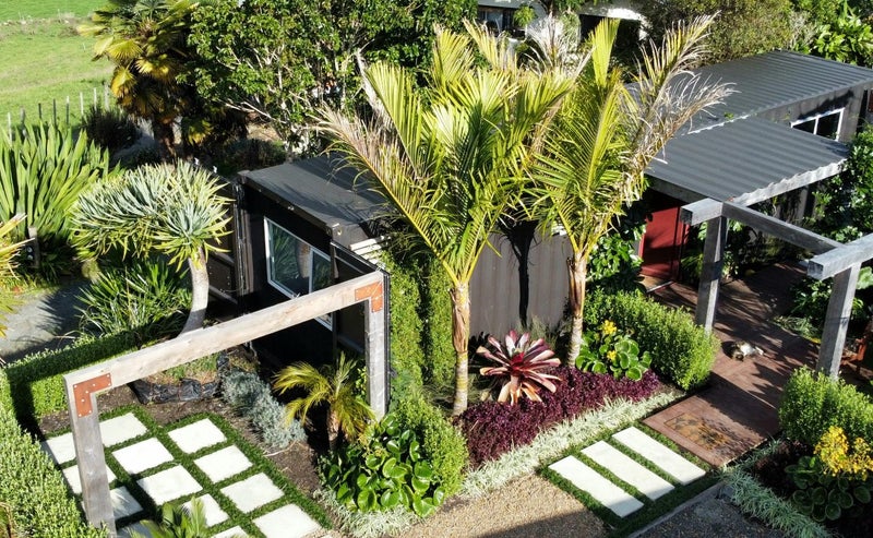 Sturdy, Solid, Accommodation64326662282755110