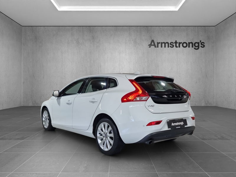 2014 Volvo V40 T464327049225985112