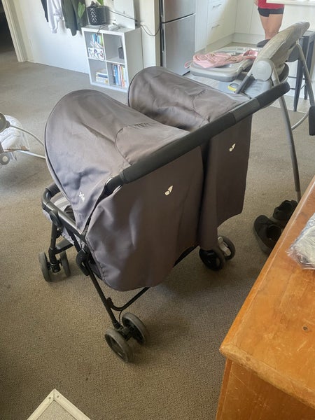 Double Pram - One button set up (very easy to use)64868281785985113