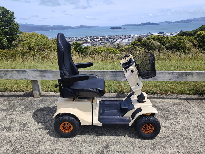 Unique 36v Montana Magnific Mobility Scooter with "Balance Technology" Carousel 1