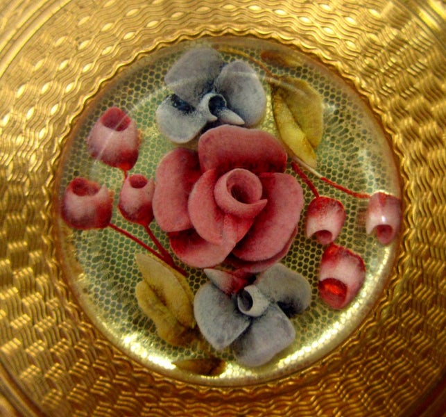 VINTAGE 1950'S STUNNING 'KIGU' POWDER COMPACT WITH REVERSE CARVED LUCITE FLOWERS Carousel 11