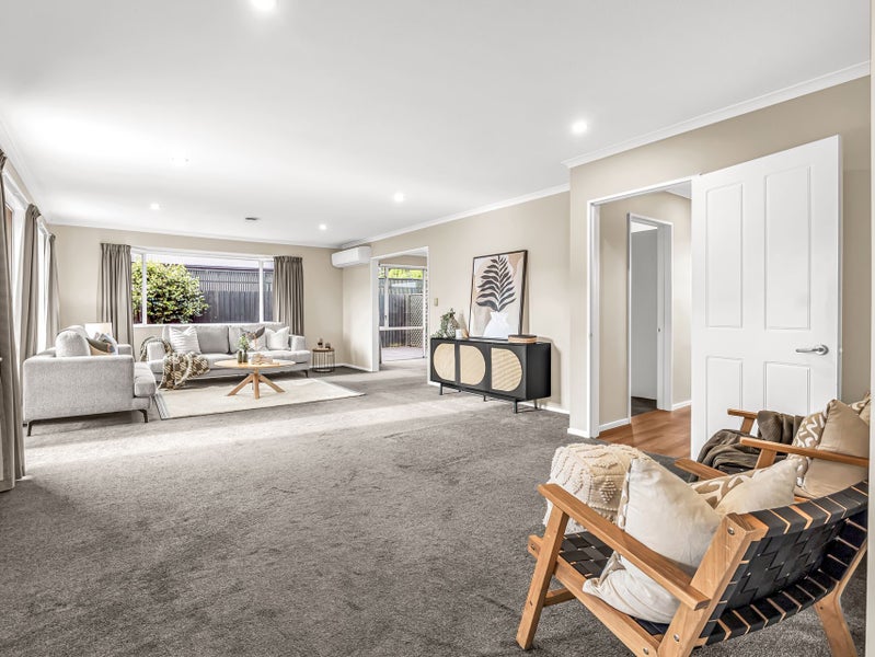 Peace, Privacy and Potential in Prime Location!64329147463553112