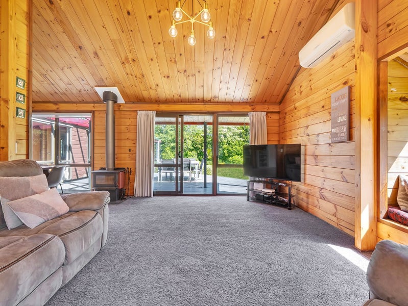 Lifestyle Living on an Acre with Additional Studio64329162334977112