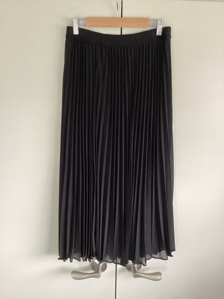 Madly Sweetly Pleated Skirt Carousel 1