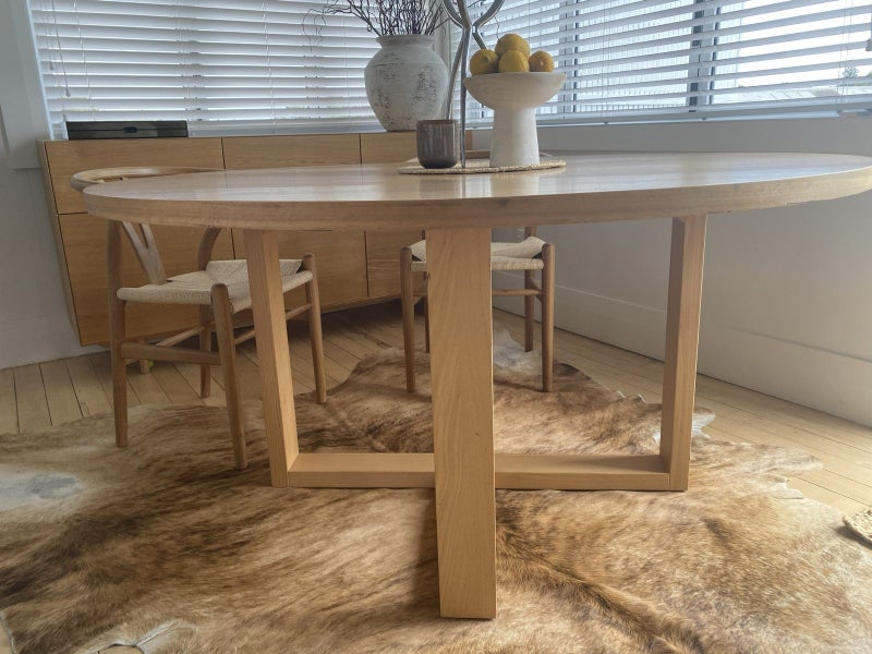 Nick Scali Dining Table64329914719106111