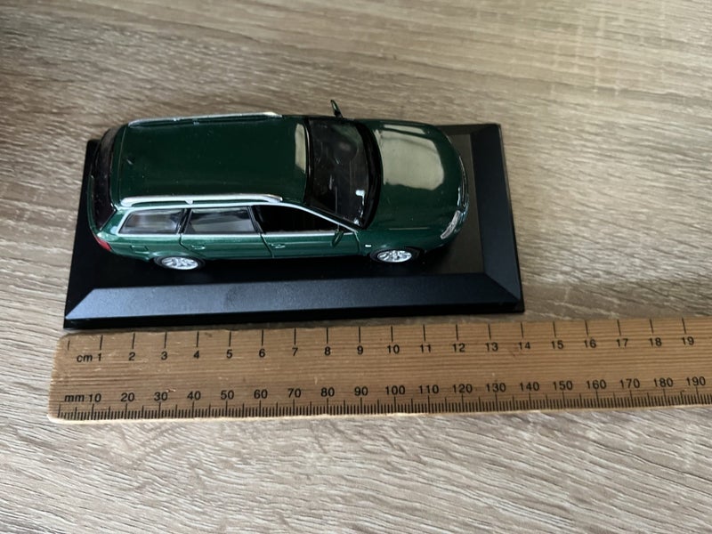 Minichamps Audi A6 Avant Carousel 6