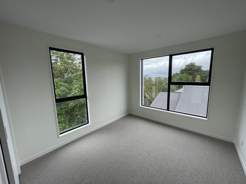 Epsom, 4 bedrooms64331218982530111