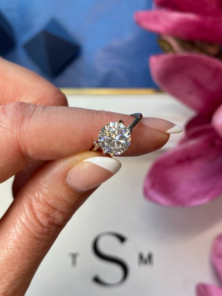 $1 RES ~ $2942 Retail * 2.04 Round Brilliant Diamond64331831985154110