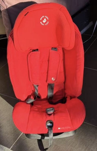 Maxi-Cosi Car Seat – Red (ISOFIX Compatible)64442260493571110