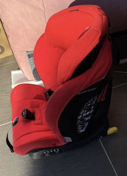 Maxi-Cosi Car Seat – Red (ISOFIX Compatible)64442260493571111