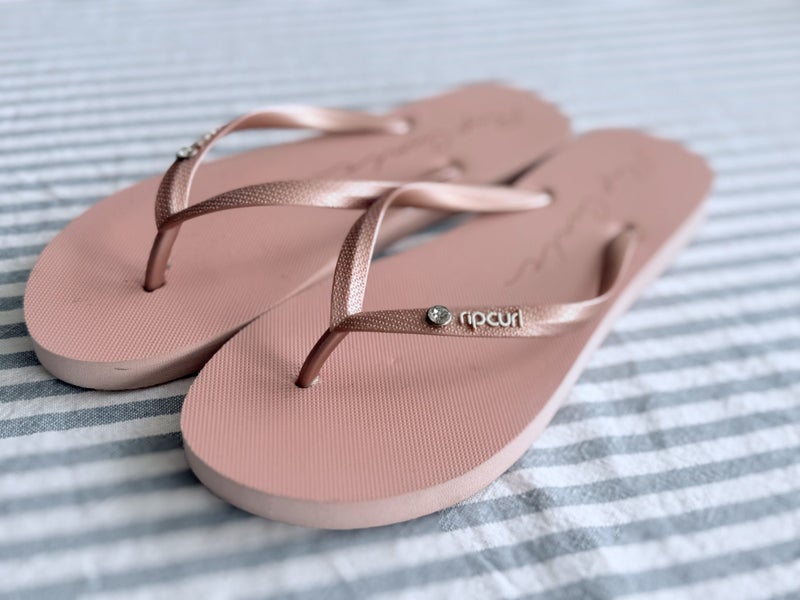 Rip Curl dusky pink jandals (size 5/6)64337938227331110