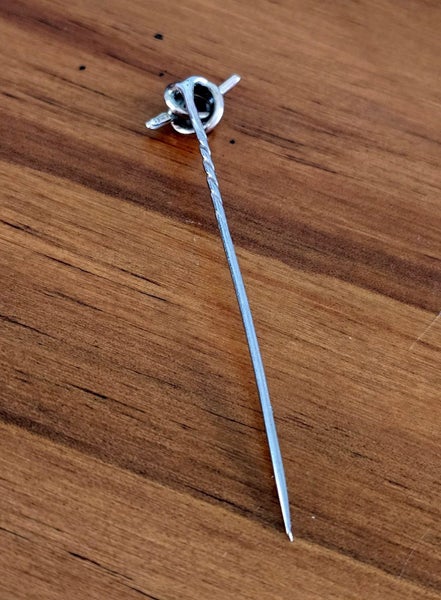 Edwardian 9ct gold red stone hat/scarf pin-9ct gold in original box Carousel 5