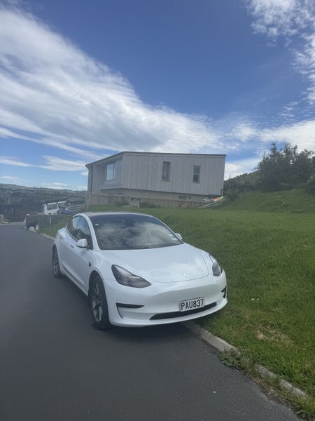 2022 Tesla Model 3 Rear Wheel Drive64338115612419112