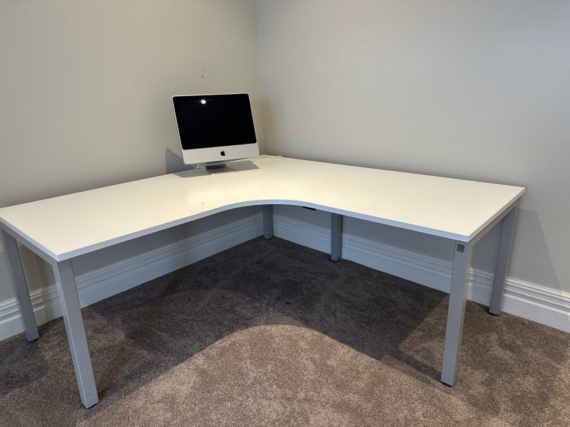 Large office desk Carousel 1