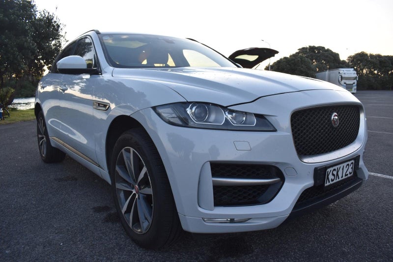 2017 Jaguar F-PACE 30D R-Sport64338829465730112