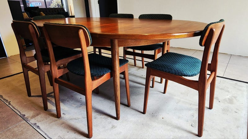 Curvaceous Victor Wilkins 'Fresco' Oval Dining Table by G-Plan64338979491203112