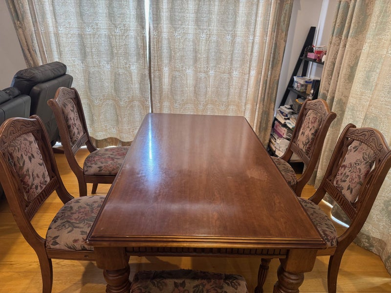 Solid Timber Dining Table & 5 Chairs64339503483139111