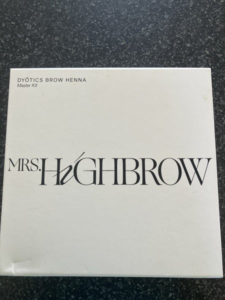 Dyotics Henna Brow Kit Carousel 1