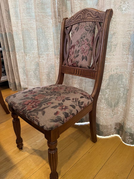 Solid Timber Dining Table & 5 Chairs64339503483139113