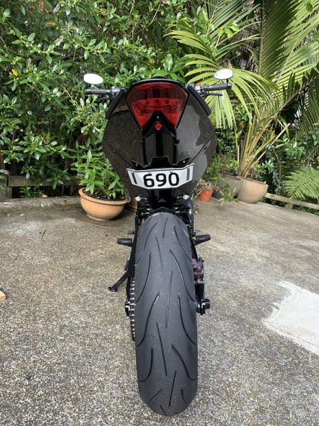 KTM Duke 201064339548149379112