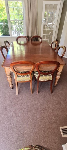 Mahogany dining suite64407467634435110