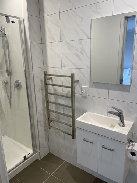 Hillcrest, 1 bedroom64650338504834113