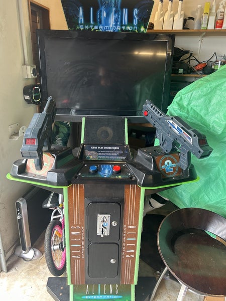 Alien extermination 2 player game Carousel 1