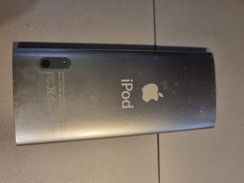 Silver iPod Nano - A1320 - Needs Battery Replaced Carousel 3