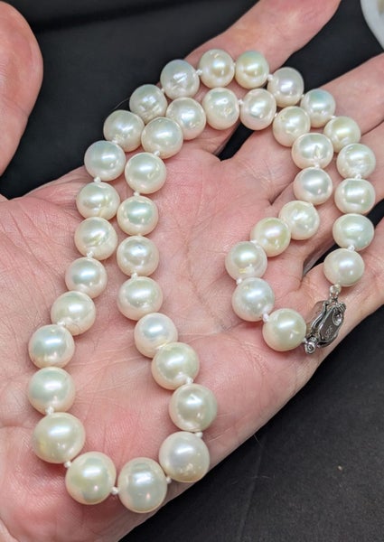 10mm Round White Freshwater Pearl Necklace 46cms Carousel 2
