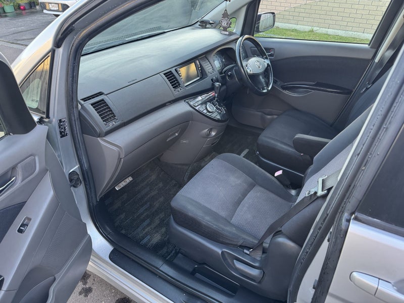 2005 Toyota Isis64342765502339114