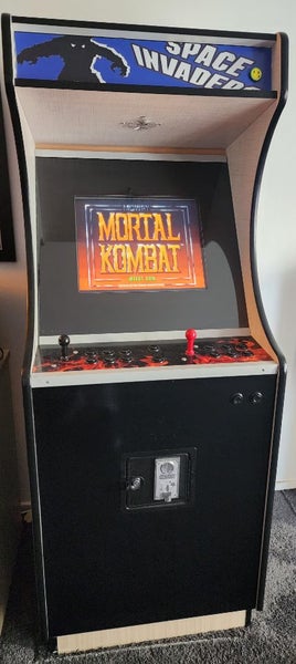 Space Invaders Upright Arcade Machine Carousel 1