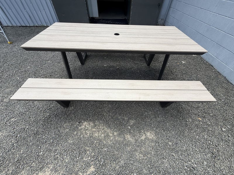 Outdoor Picnic Table Carousel 4