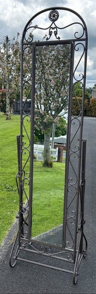 Gorgeous Free-standing Mirror64349278585345110