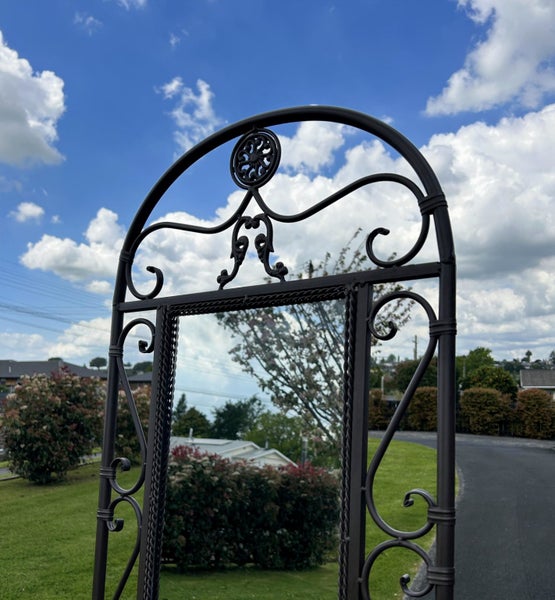 Gorgeous Free-standing Mirror64349278585345111