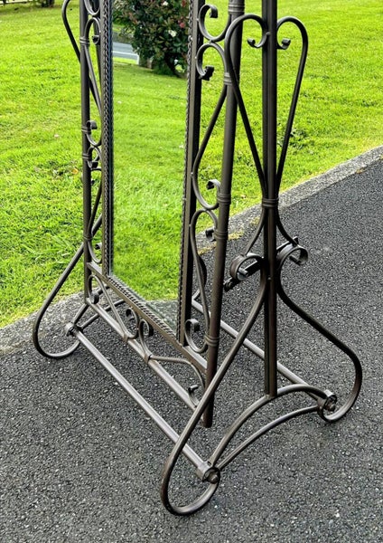 Gorgeous Free-standing Mirror64349278585345112