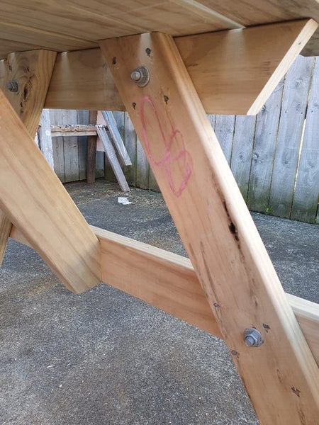 BBQ Table64427548390530112