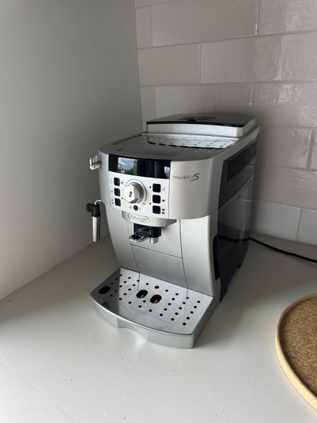 Coffee machine64349879312385110