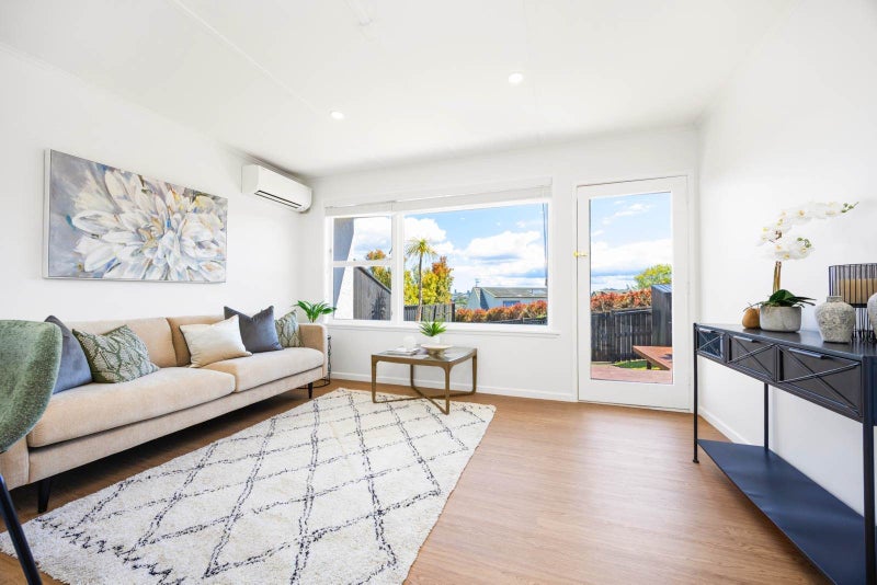 Stylish, Central, Stellar Renovation64350531415043112