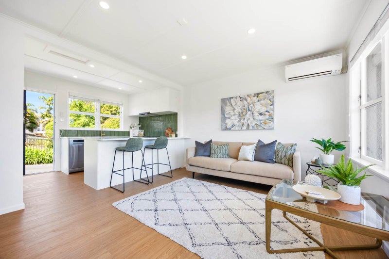 Stylish, Central, Stellar Renovation64350531415043113