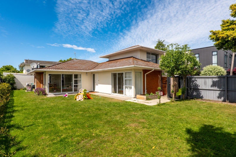 1,000m² of Merivale - Hold, Bank or Build64350935579395114