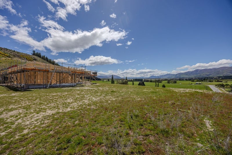 Elevated, Sunny Section with Big Views64351343800066113